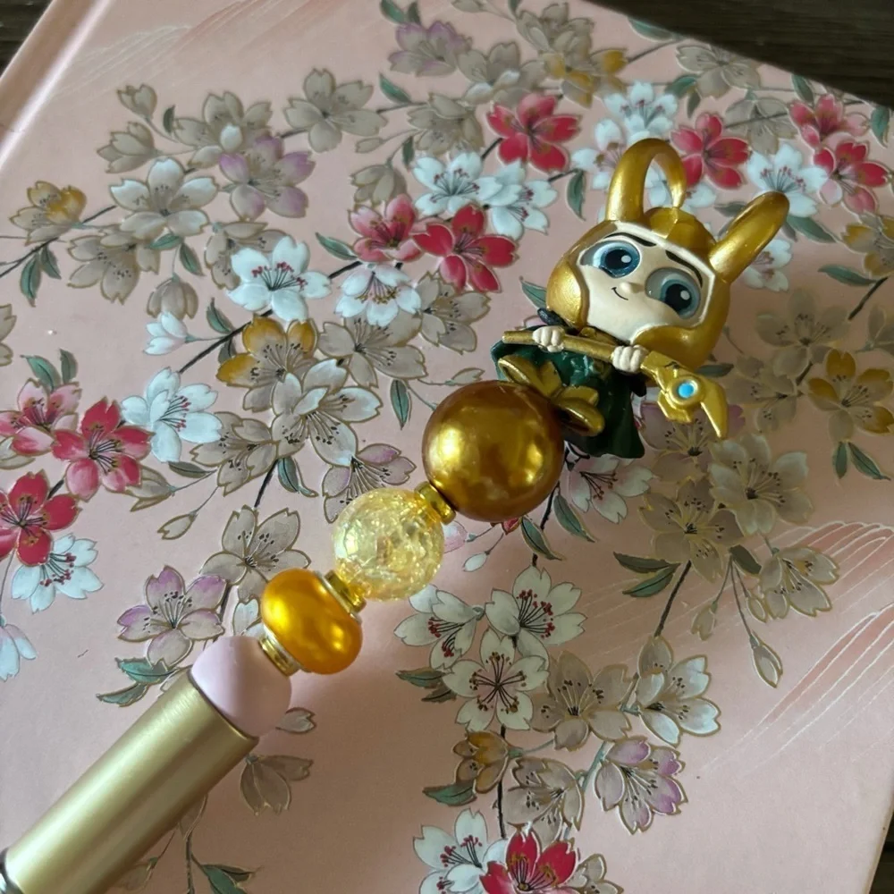 Marvel Doorables: Thor: Loki handmade beaded pen